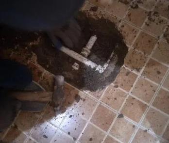 东方卫生间漏水维修公司为您分享下卫生间渗水如何处理及注意事项