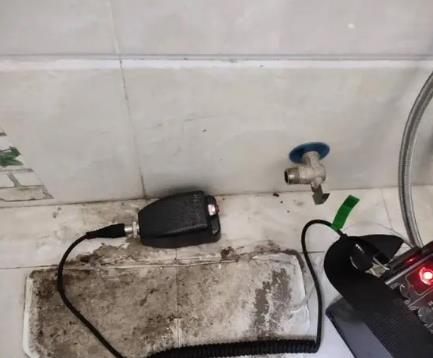 东方屋顶漏水维修公司分享下卫生间漏水的危害及解决方法